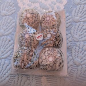 Elegant Brown and Cream Table Linens